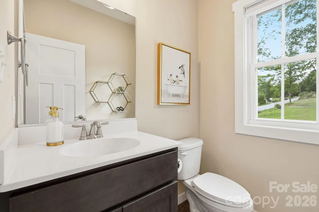 27 Ben Lippen Road Asheville NC 28806