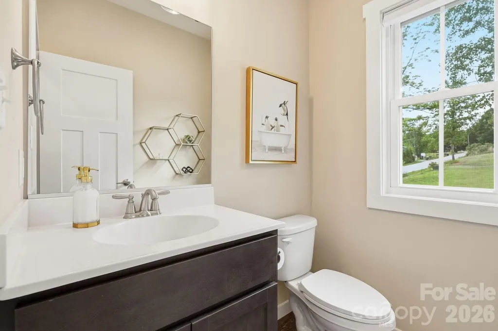 27 Ben Lippen Road Asheville NC 28806