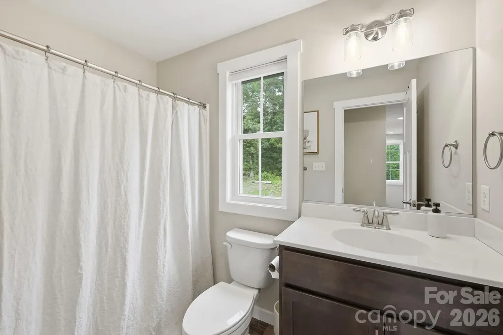 27 Ben Lippen Road Asheville NC 28806