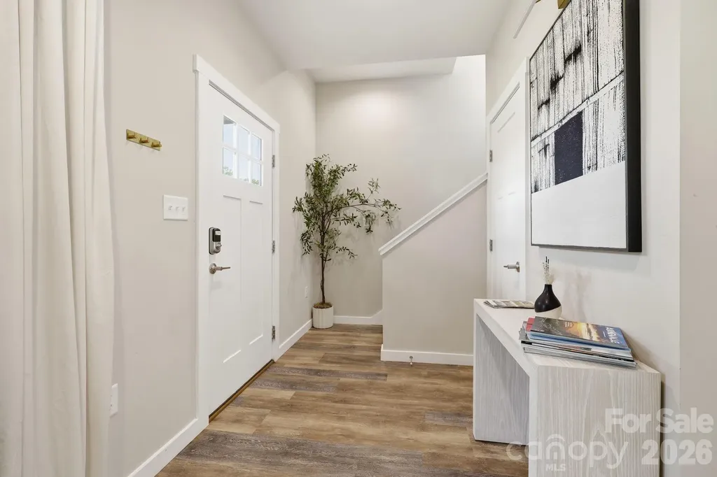 27 Ben Lippen Road Asheville NC 28806