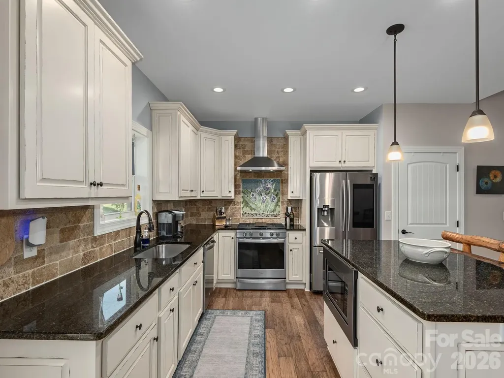 4 Farm Pond Lane Candler NC 28715