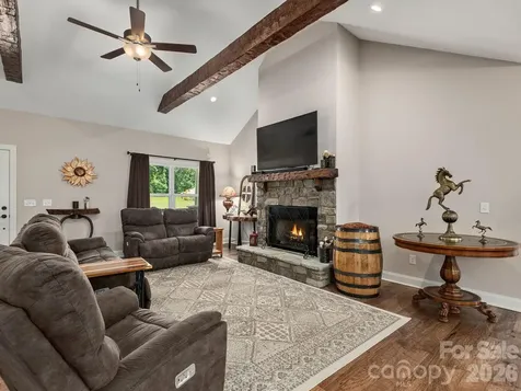 4 Farm Pond Lane Candler NC 28715