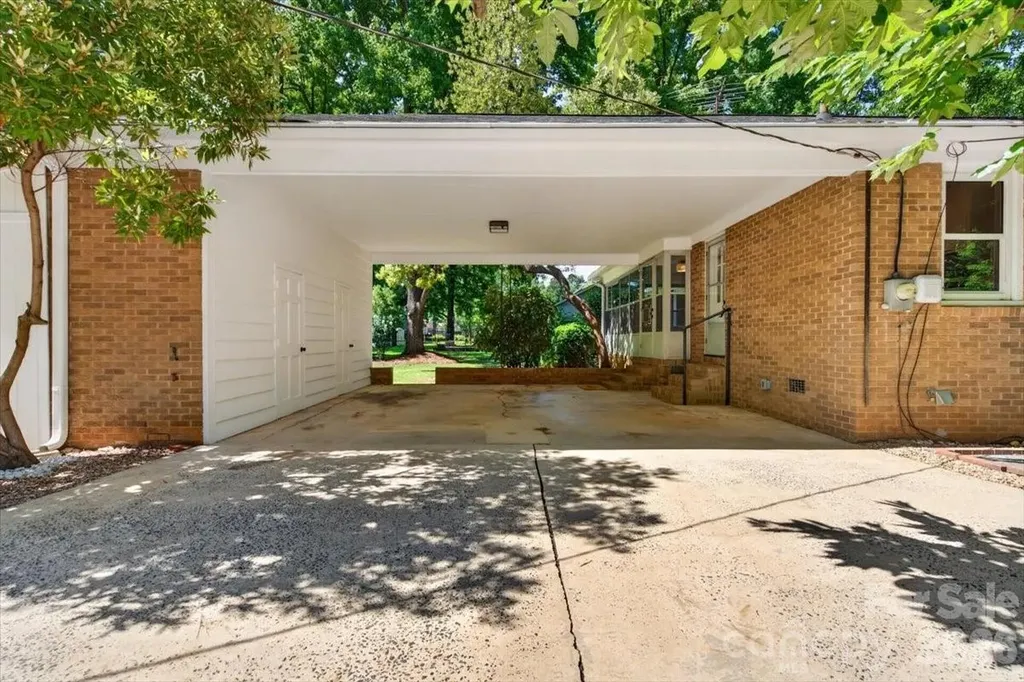 6221 Woodbridge Road Charlotte NC 28227