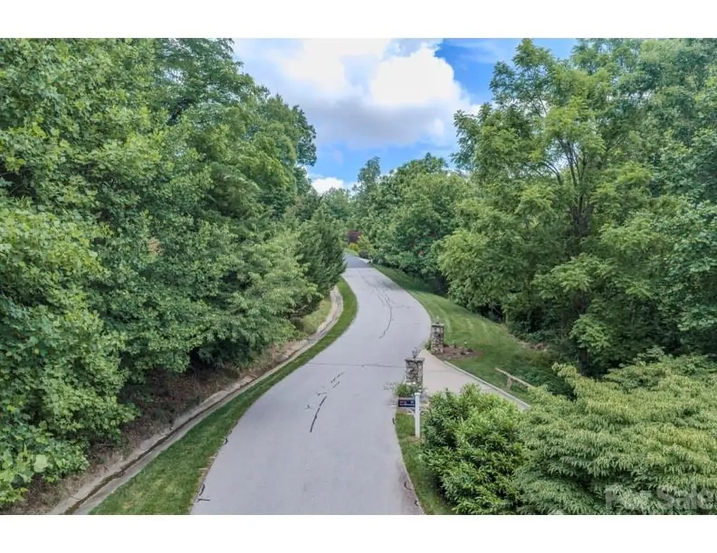 10 Fall Mountain Road Asheville NC 28803