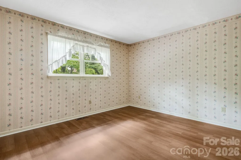 636 Goldview Drive Hendersonville NC 28791