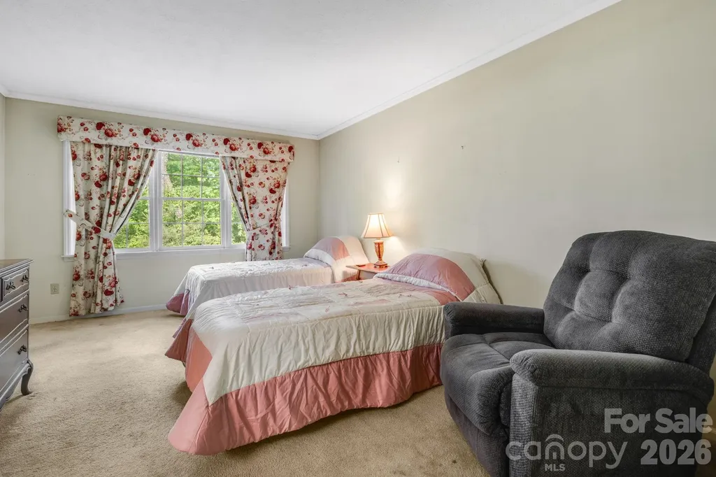 636 Goldview Drive Hendersonville NC 28791