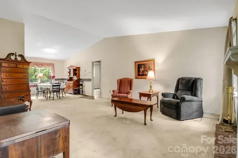 636 Goldview Drive Hendersonville NC 28791