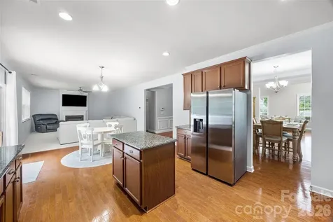 5093 Gladiola Way Tega Cay SC 29708
