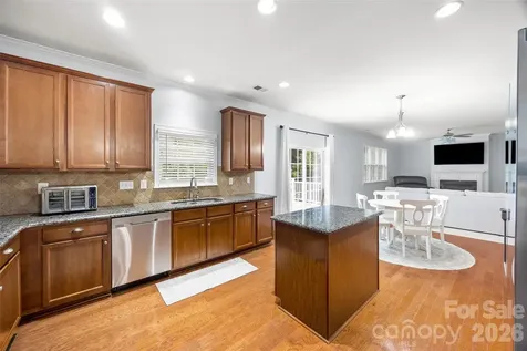 5093 Gladiola Way Tega Cay SC 29708