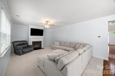 5093 Gladiola Way Tega Cay SC 29708
