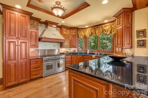 847 Old Orchard Road Blowing Rock NC 28605