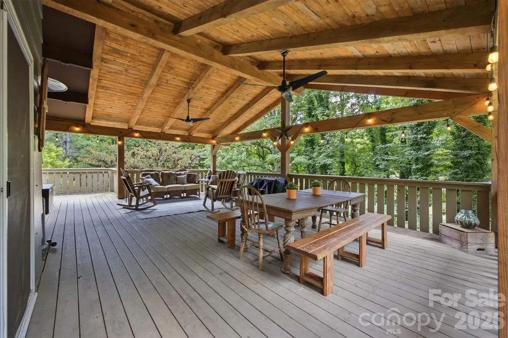 1125 Brockmore Drive Lenoir NC 28645