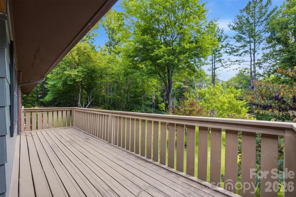 1125 Brockmore Drive Lenoir NC 28645