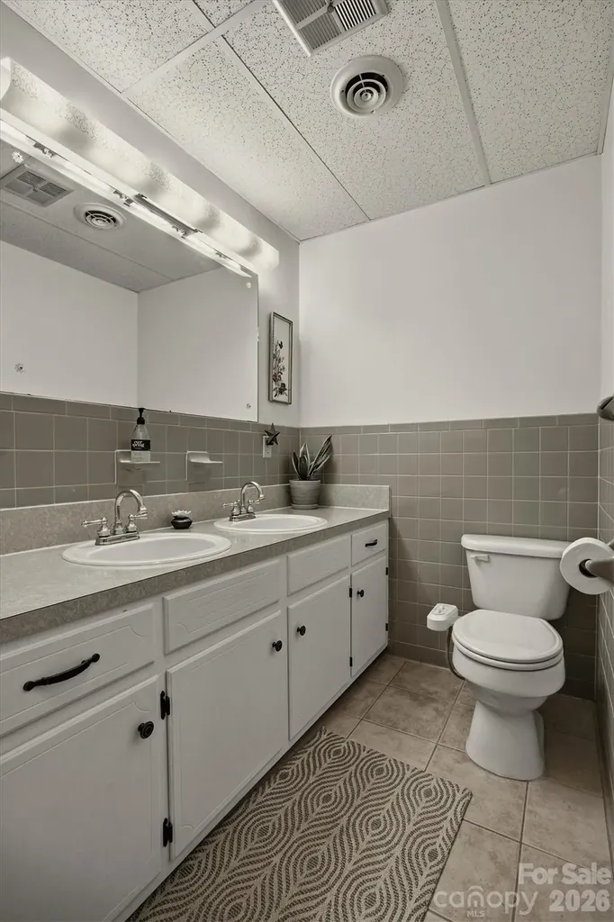 1125 Brockmore Drive Lenoir NC 28645