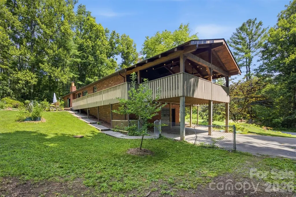 1125 Brockmore Drive Lenoir NC 28645