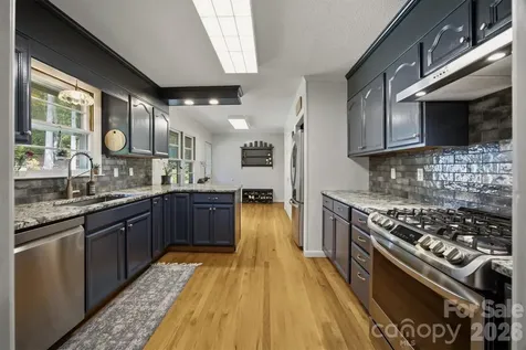 1125 Brockmore Drive Lenoir NC 28645