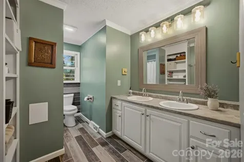1125 Brockmore Drive Lenoir NC 28645