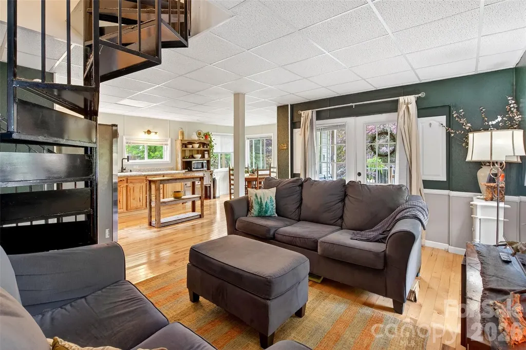 227 Locust Cove Road Marion NC 28752