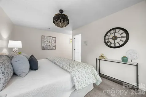 7057 Mariners Court Tega Cay SC 29708