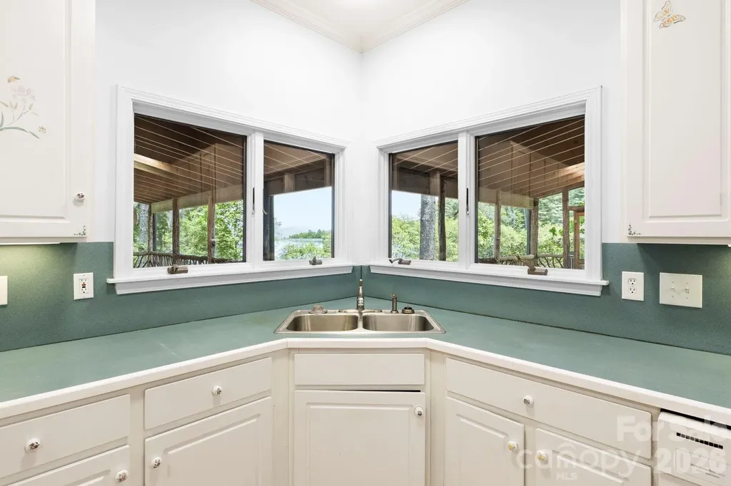 1592 Eagle Lake Drive Brevard NC 28712