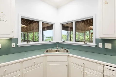 1592 Eagle Lake Drive Brevard NC 28712