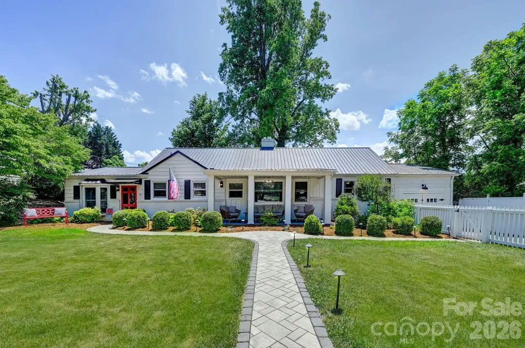 Weaverville NC, 32 Central Avenue