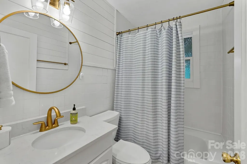32 Central Avenue Weaverville NC 28787