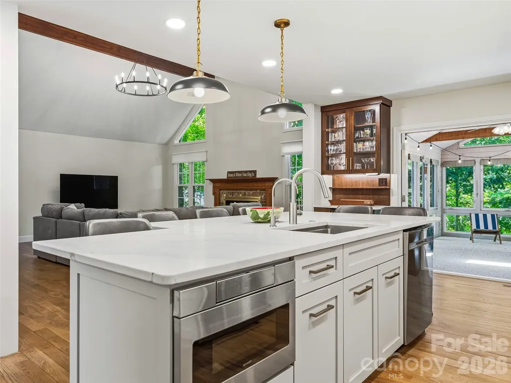 18 High Bluff Drive Weaverville NC 28787