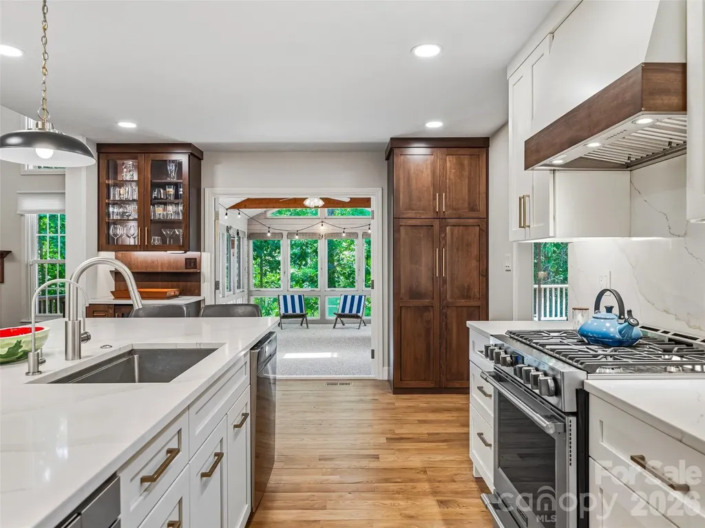 18 High Bluff Drive Weaverville NC 28787