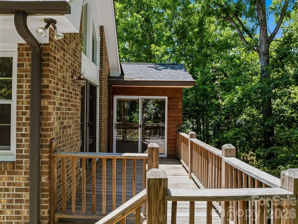 18 High Bluff Drive Weaverville NC 28787