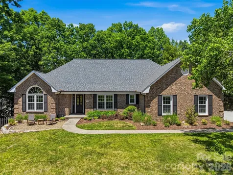 18 High Bluff Drive Weaverville NC 28787
