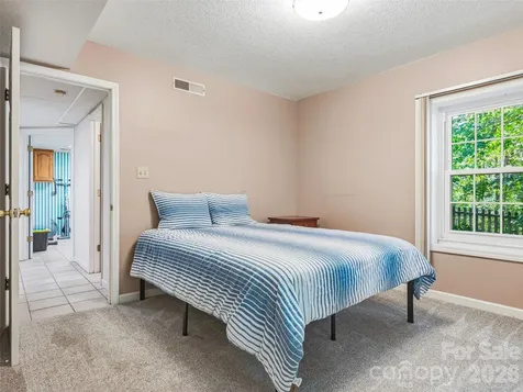 18 High Bluff Drive Weaverville NC 28787