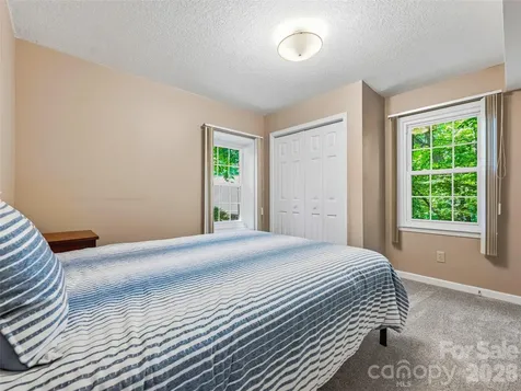 18 High Bluff Drive Weaverville NC 28787
