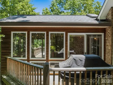 18 High Bluff Drive Weaverville NC 28787