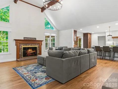 18 High Bluff Drive Weaverville NC 28787