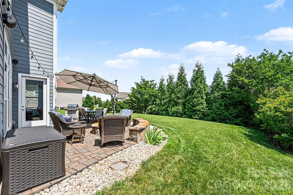 2507 Lochview Street Pineville NC 28134