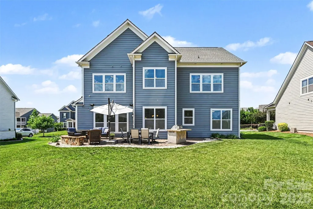 2507 Lochview Street Pineville NC 28134
