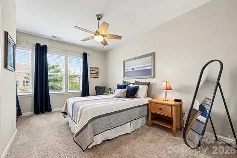 2507 Lochview Street Pineville NC 28134