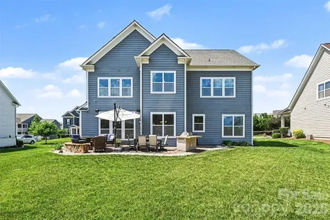 2507 Lochview Street Pineville NC 28134