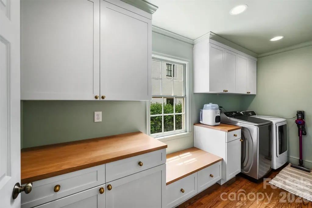 2421 Hassell Place Charlotte NC 28209