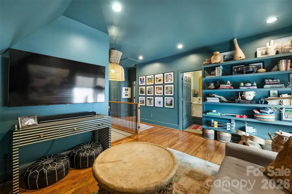 2421 Hassell Place Charlotte NC 28209