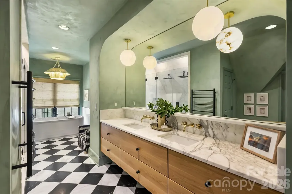 2421 Hassell Place Charlotte NC 28209