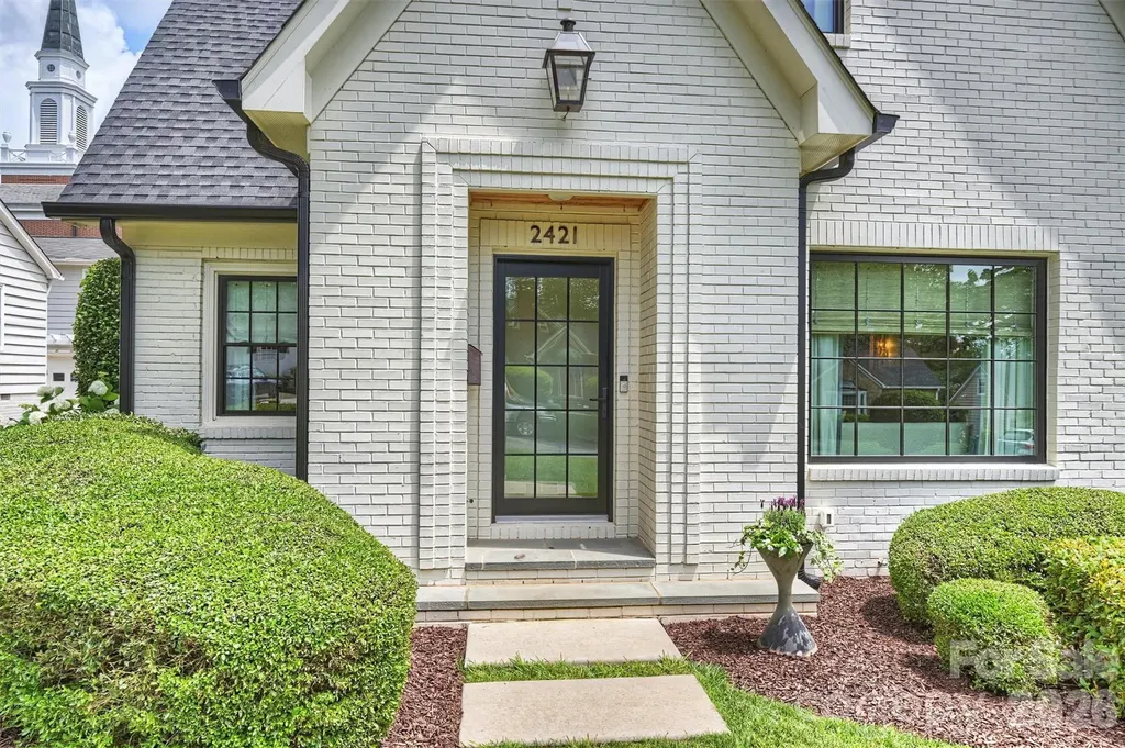 2421 Hassell Place Charlotte NC 28209