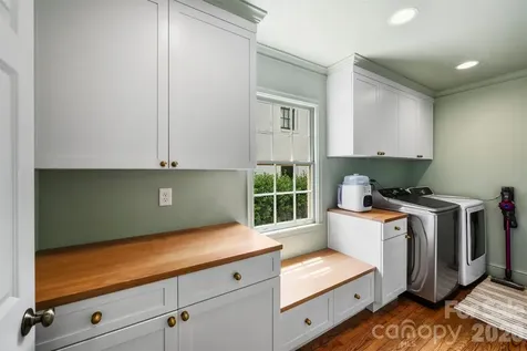 2421 Hassell Place Charlotte NC 28209