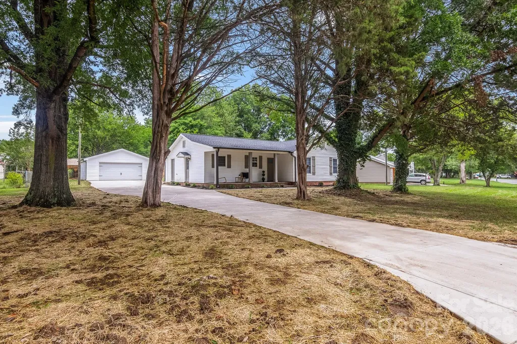 12101 Charing Grove Lane Charlotte NC 28273