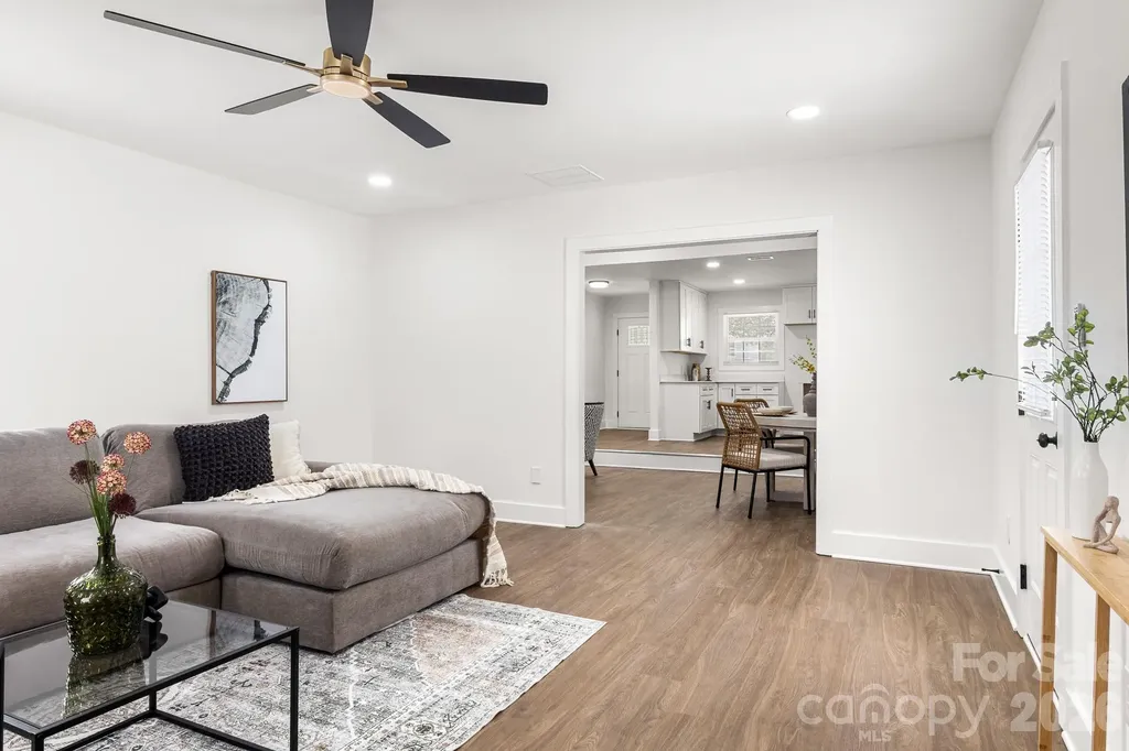 12101 Charing Grove Lane Charlotte NC 28273