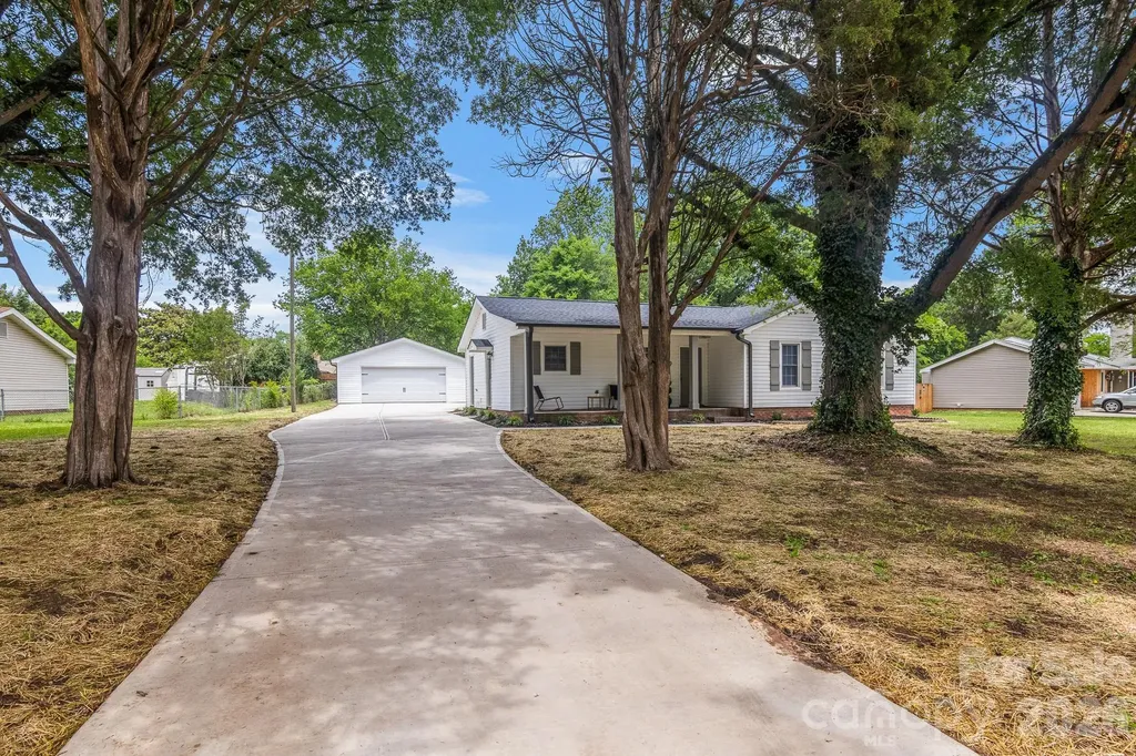 12101 Charing Grove Lane Charlotte NC 28273