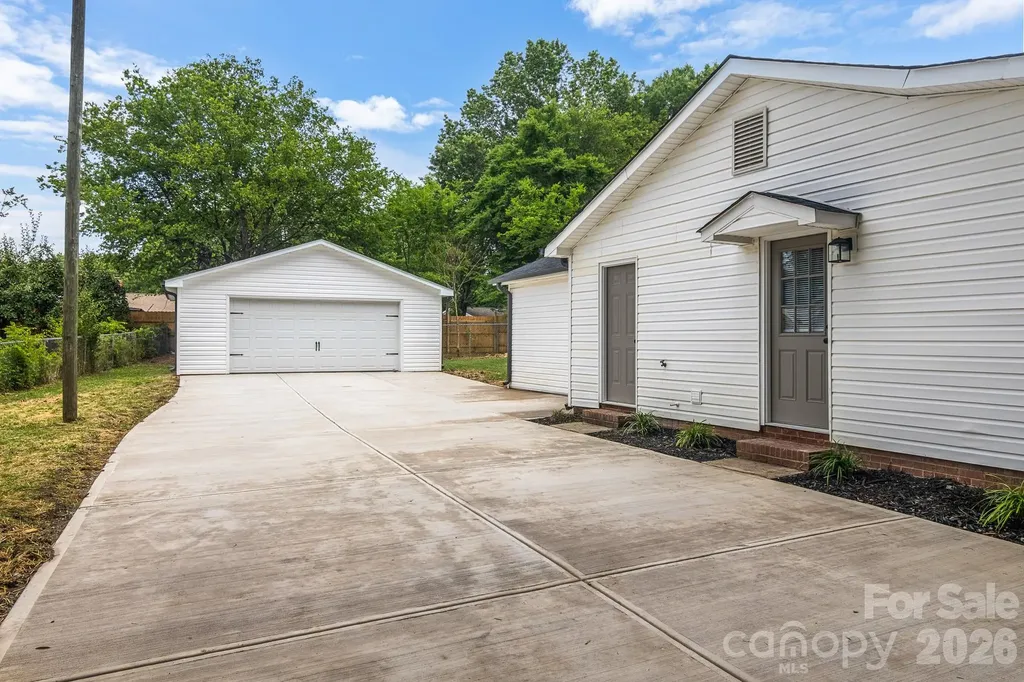 12101 Charing Grove Lane Charlotte NC 28273