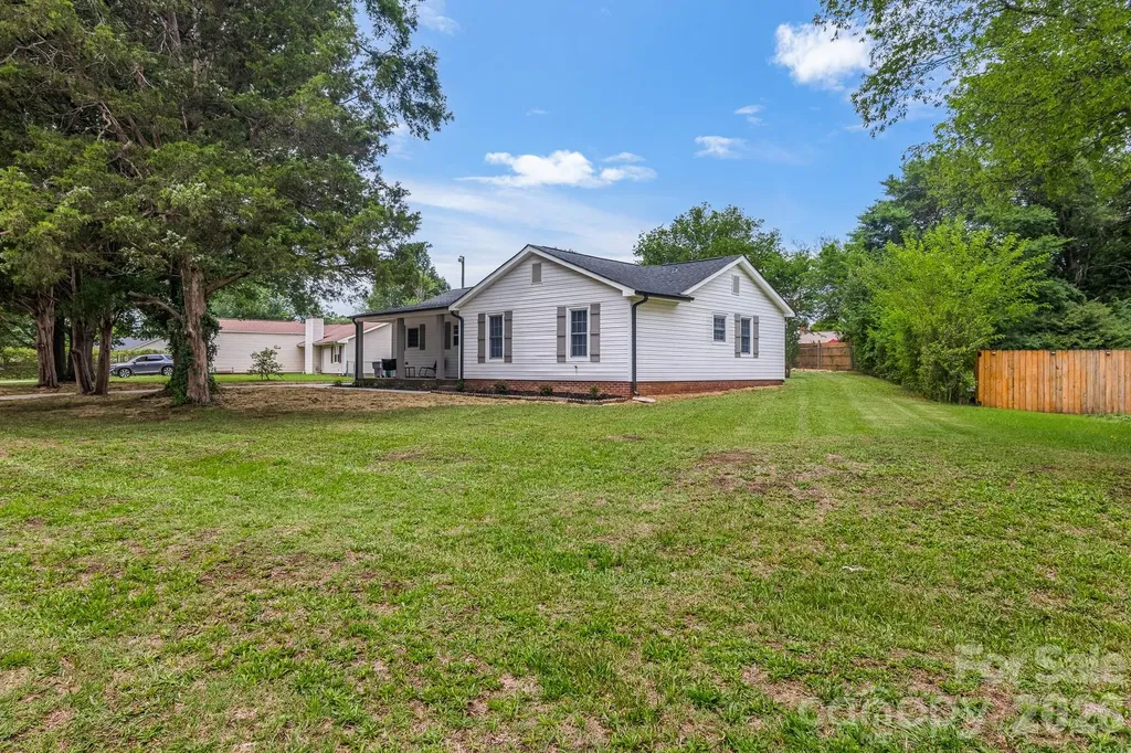 12101 Charing Grove Lane Charlotte NC 28273