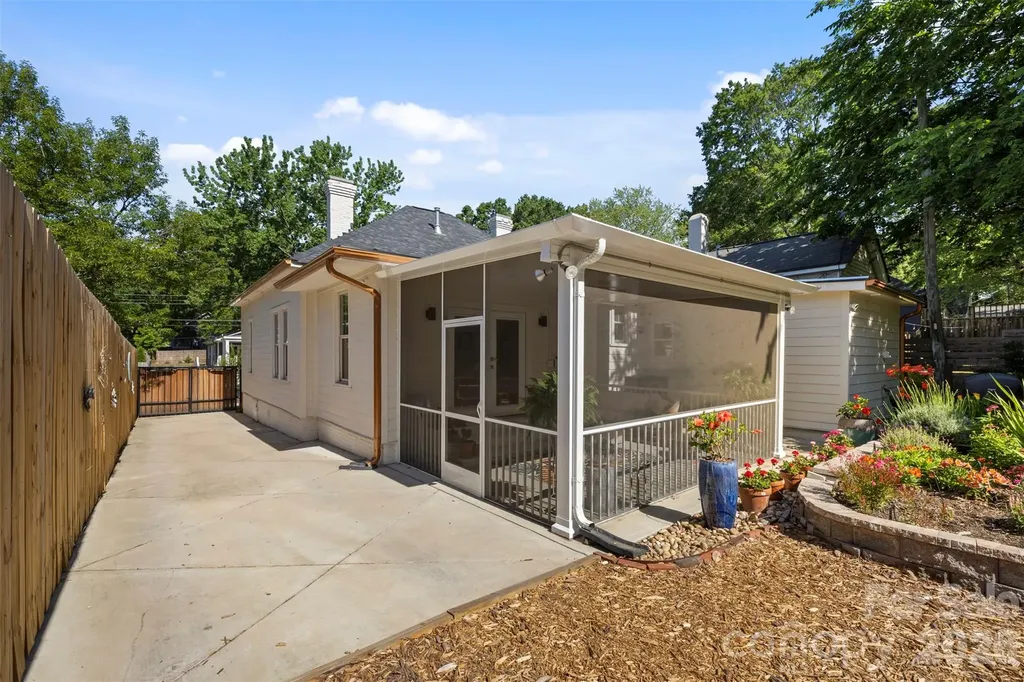 1816 Umstead Street Charlotte NC 28205